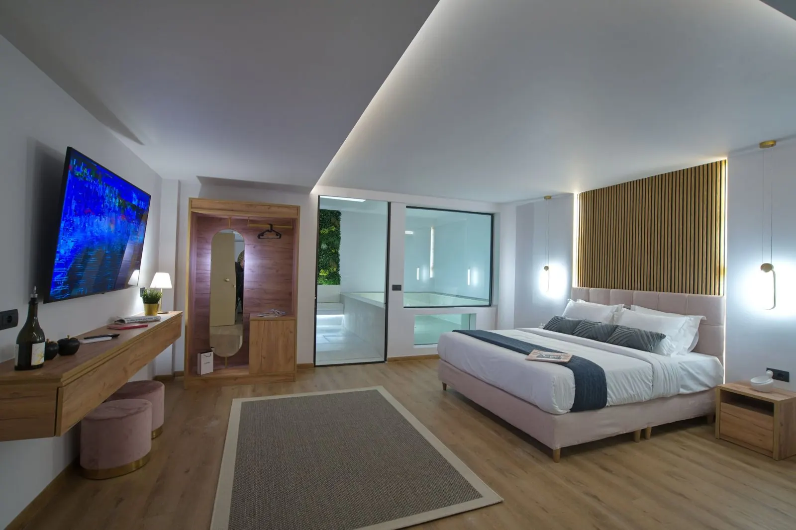 Junior Suite with Private Plunge Pool at CITYLUXE, Kolonaki: photo 3 of 5