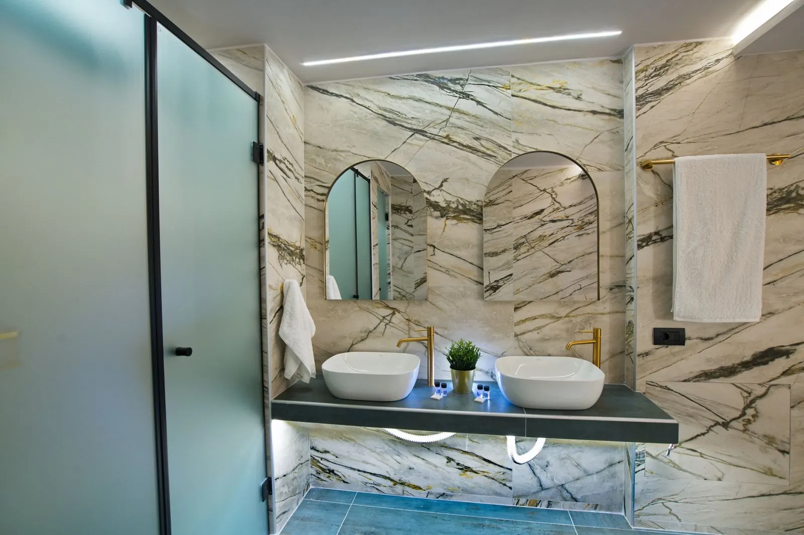 Junior Suite with Private Plunge Pool at CITYLUXE, Kolonaki: photo 4 of 5